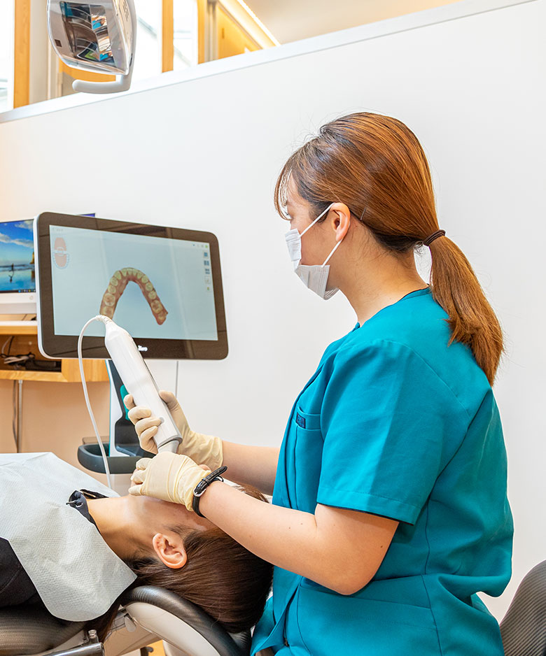 歯科医師、歯科衛生士、歯科技工士すべて矯正治療に特化した歯科医院